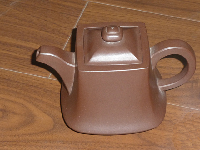 施小马汉方壶