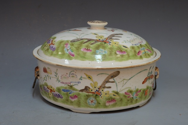 Butterfly floral pattern pastel warm pan