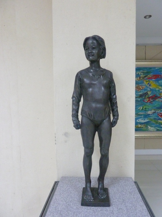 Shelinna Girl Sculpture